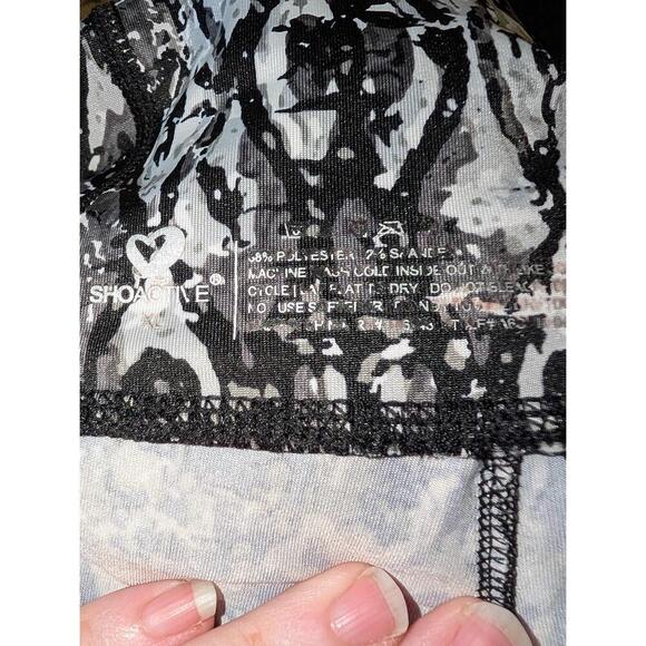 Sho Active Pants Womens Size XL Black White Capri Leggings Geometric Mesh Panels - Picture 3 of 4
